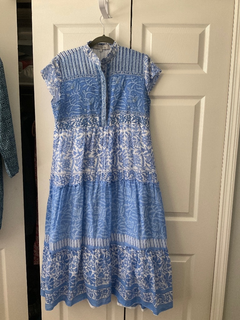 Bella Tu tiered maxi dress size medium blue and white print